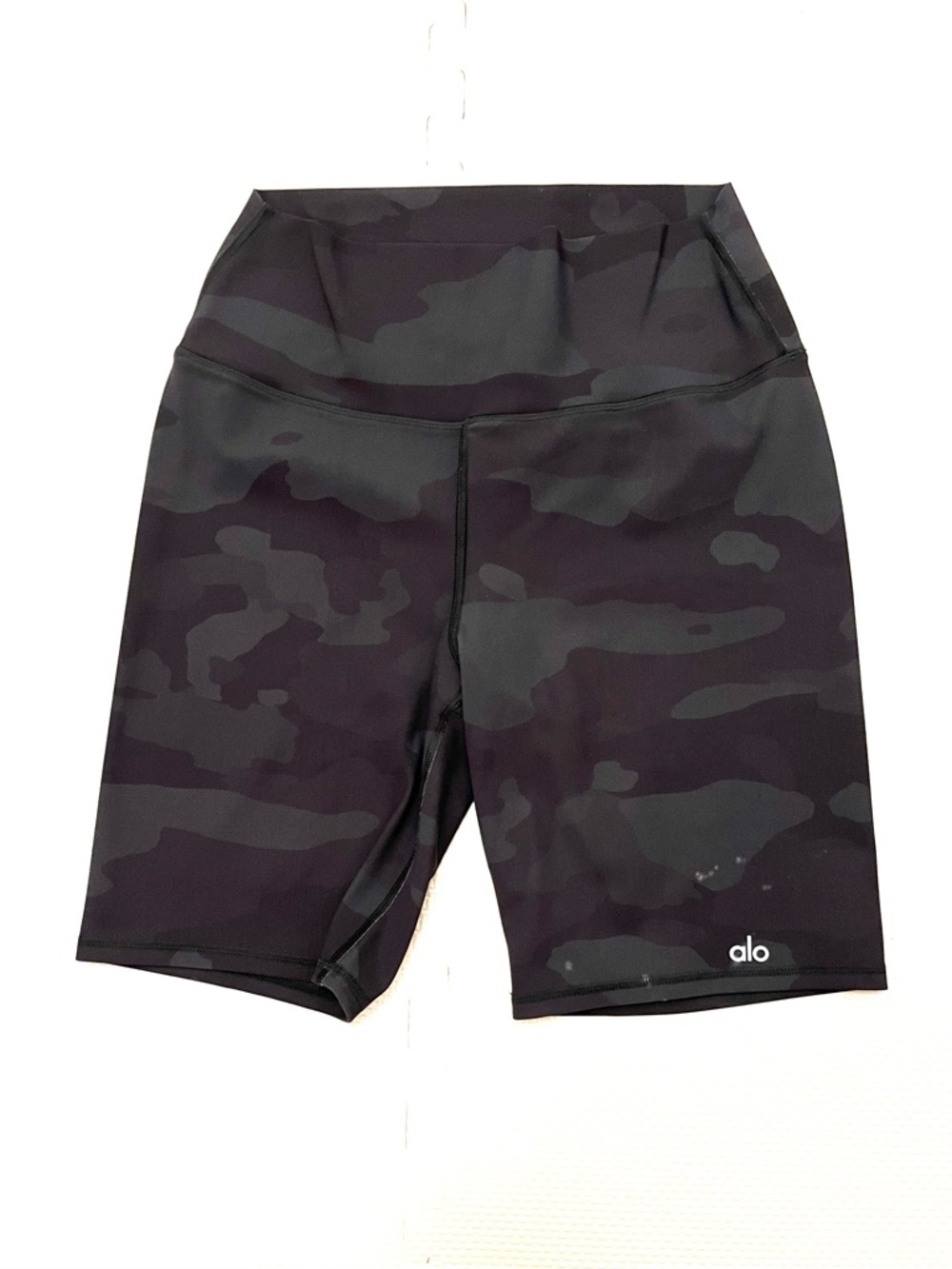 ALO Yoga High Waist Vapor Biker Shorts Black Camo High Rise Size L